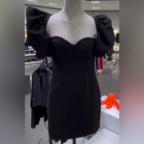 Zara VOLUMINOUS BLACK DRESS - Picture 11 of 14